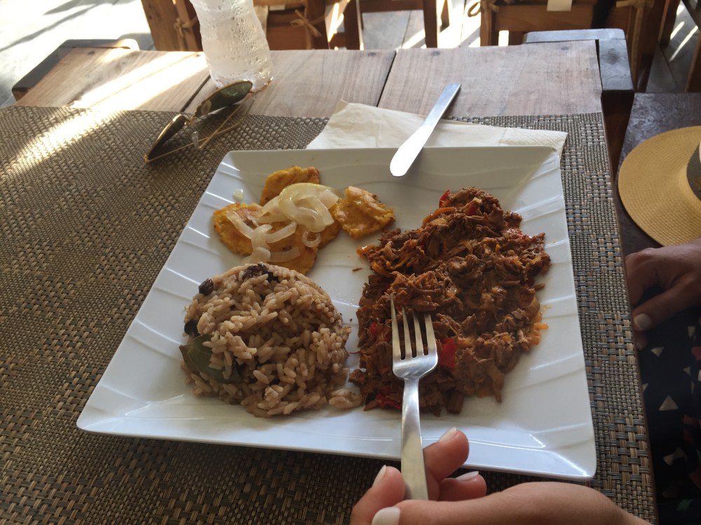 Ropa viaja con congris to remind Sandra of home.